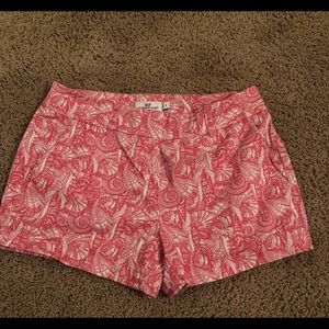Vineyard Vines short.